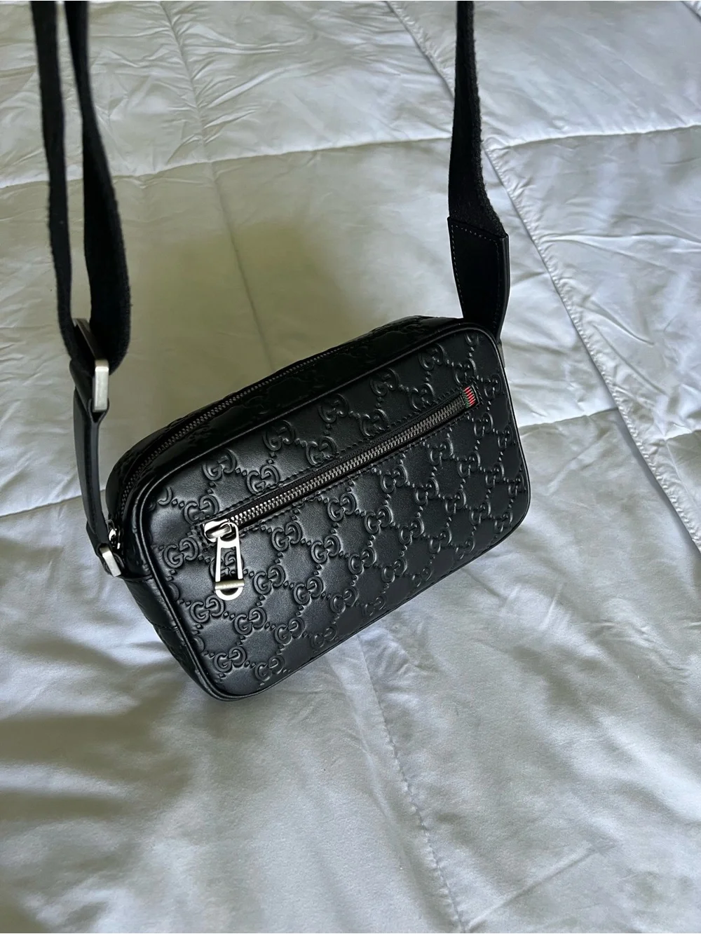 Gucci leather crossbody perfect condition